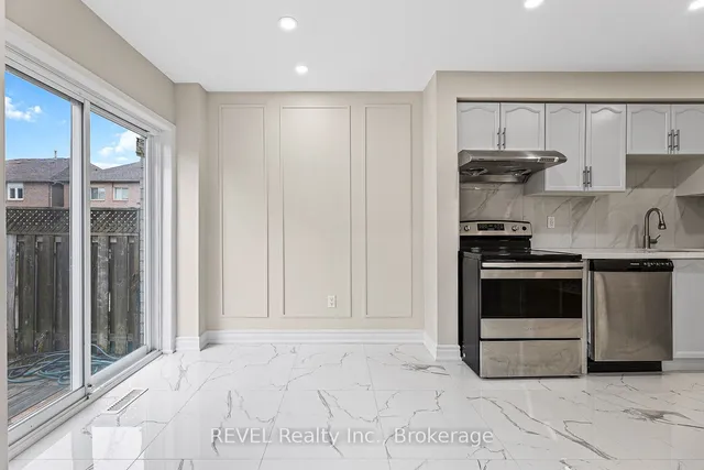 Additional image 12 of 92 Goldenlight Circ Unit 11