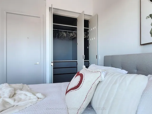 Additional image 19 of 36 Park Lawn Rd Unit 4205