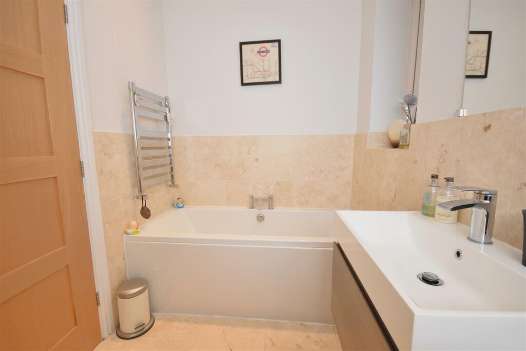 Additional image 15 of Meadow Lane, Willaston, Neston