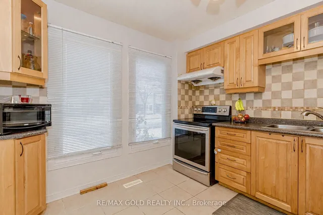 Additional image 16 of 8 Saint Tropez Crt