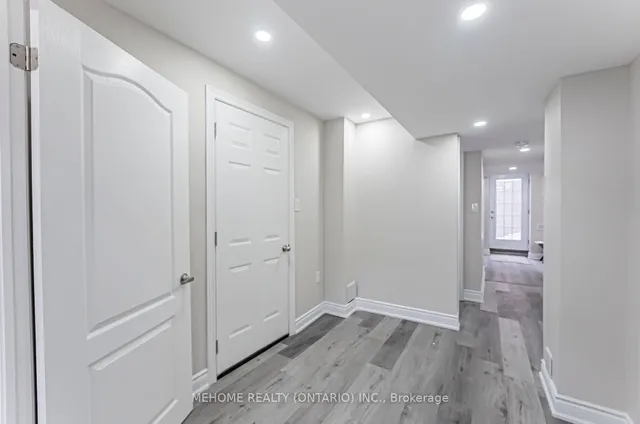 Additional image 33 of 351 Royal West Dr