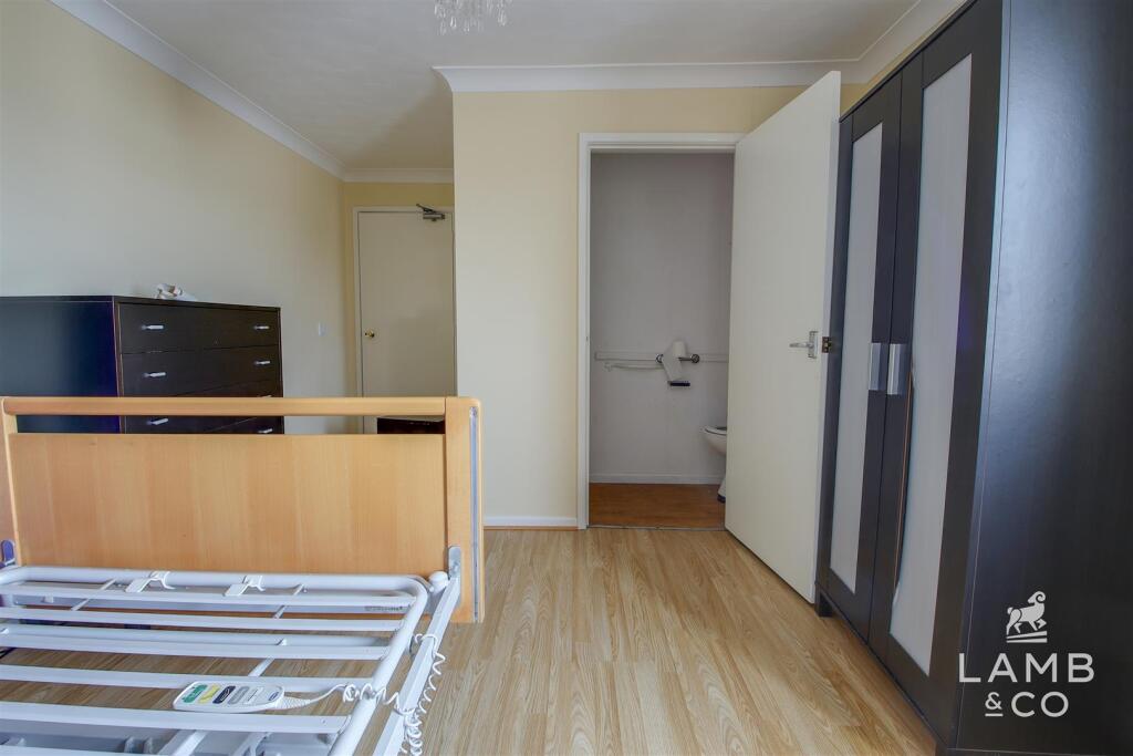 Additional image 22 of Cliff Parade, Walton On The Naze