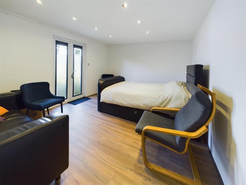 Additional image 19 of St. Margarets Road, Coulsdon