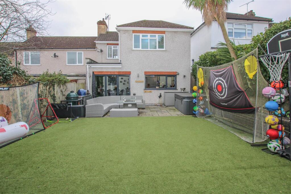 Additional image 19 of Manor Way, Brentwood