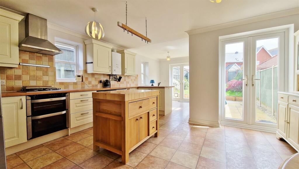 Additional image 28 of Third Avenue, Walton On The Naze