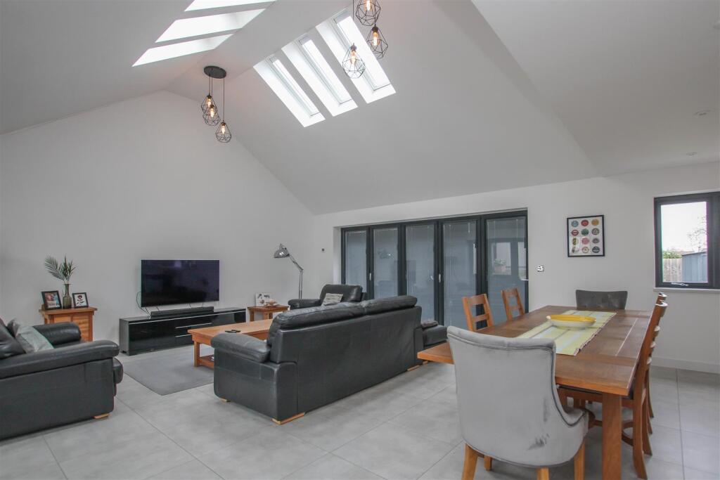 Additional image 10 of Willingale Close, Hutton, Brentwood