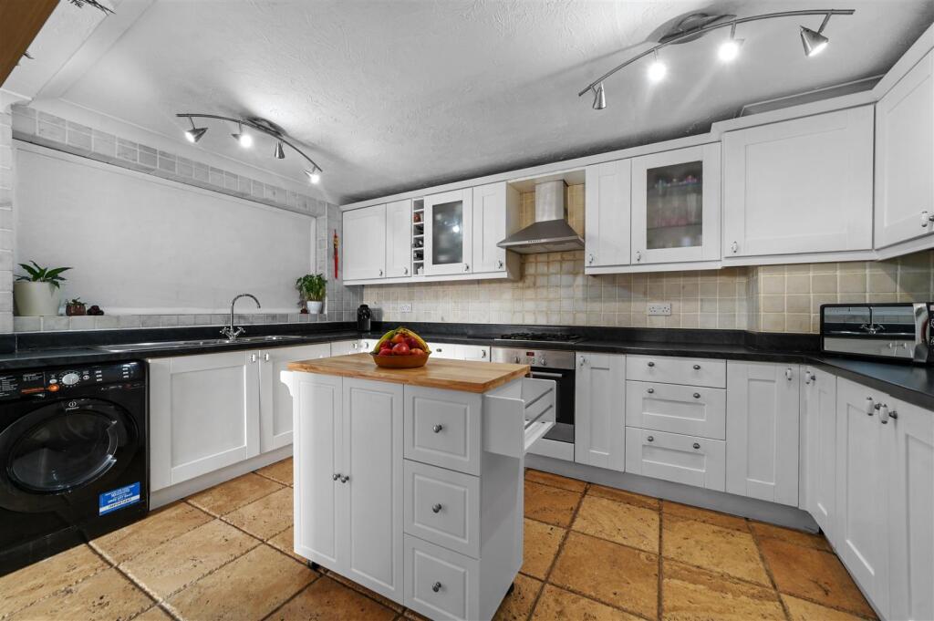 Additional image 4 of Byng Crescent, Thorpe-Le-Soken