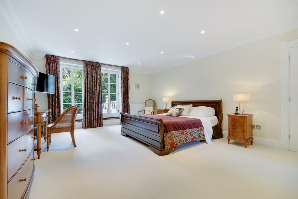 Additional image 19 of Thorndon Approach, Herongate, Brentwood