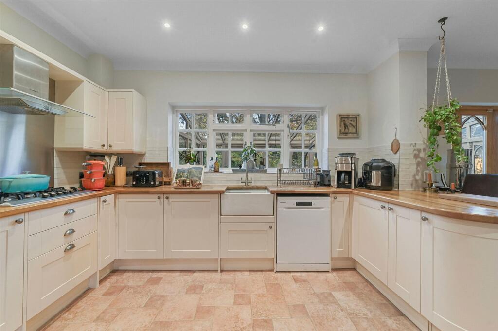 Additional image 7 of Les Bois, High Road, Layer-de-la-Haye, Colchester, CO2