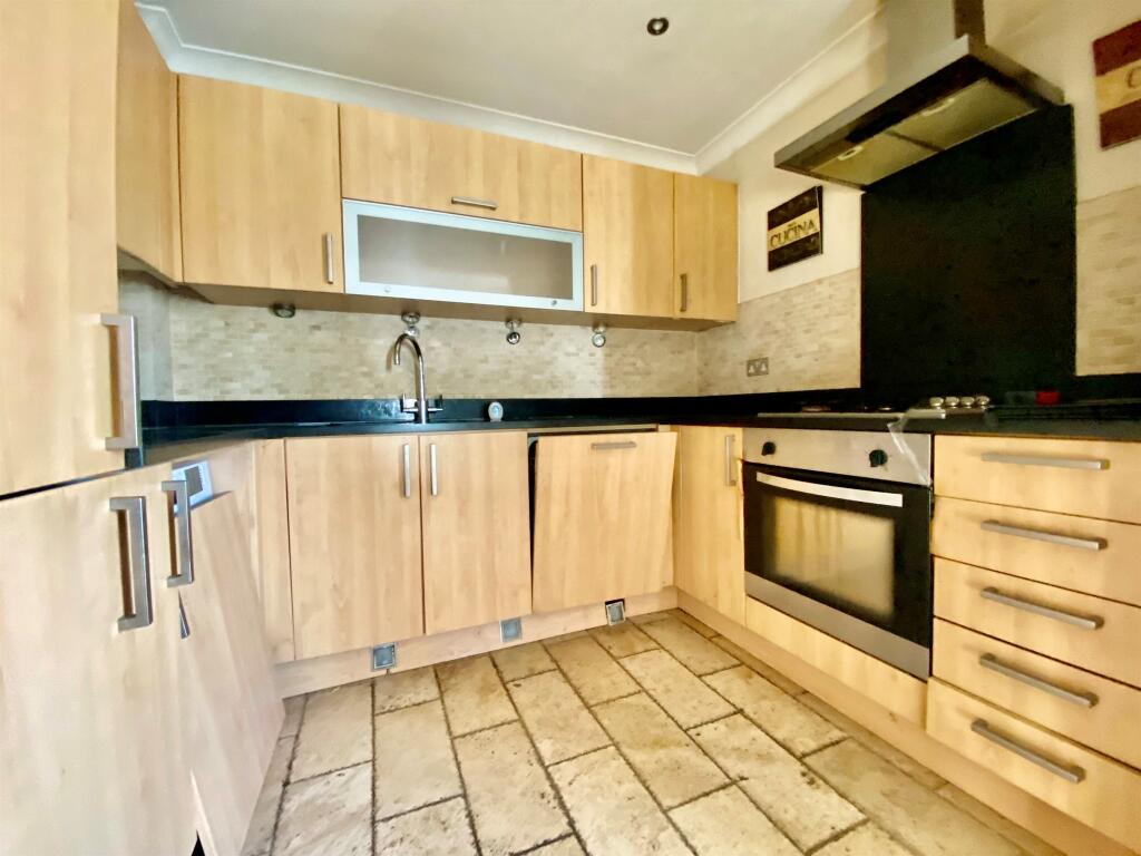 Additional image 2 of Walter Mead Close, Ongar