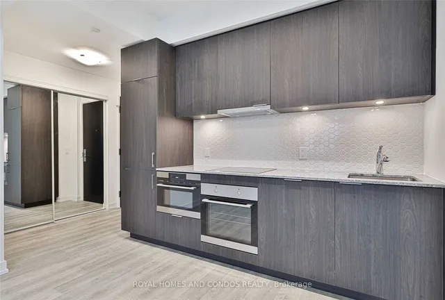 Additional image 11 of 158 Front St Unit 1611