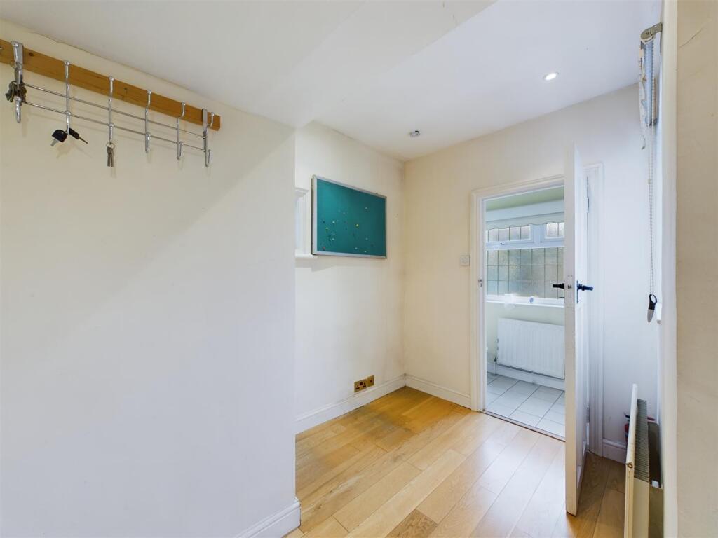 Additional image 17 of The Drive, Coulsdon