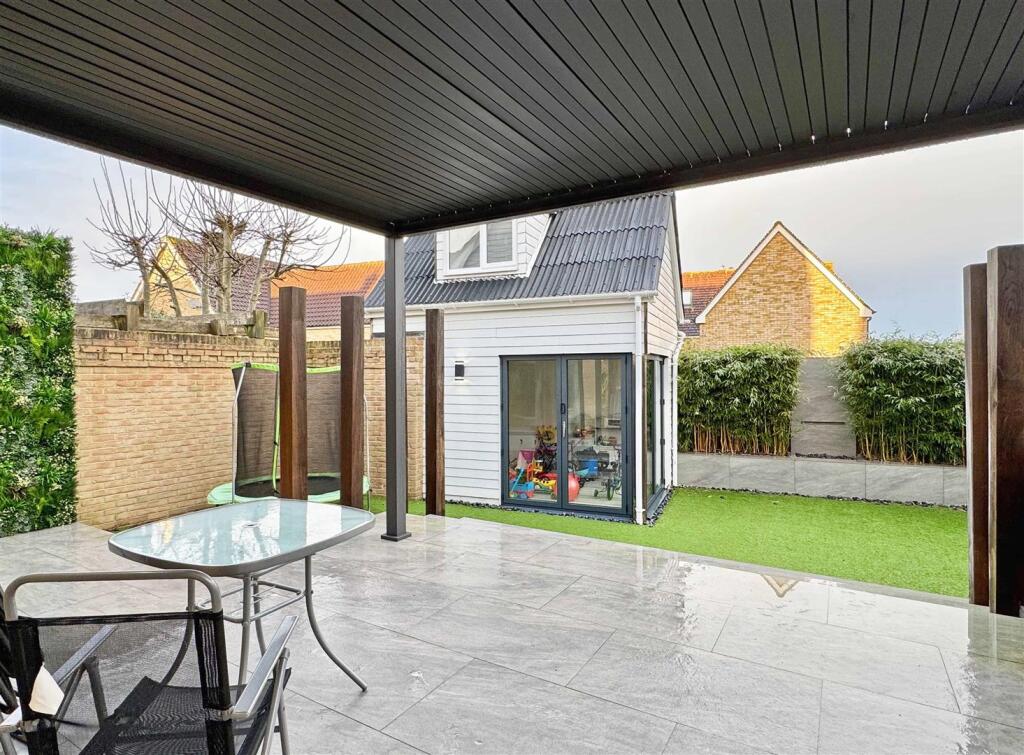 Additional image 35 of Queenborough Lane, Great Notley, Braintree