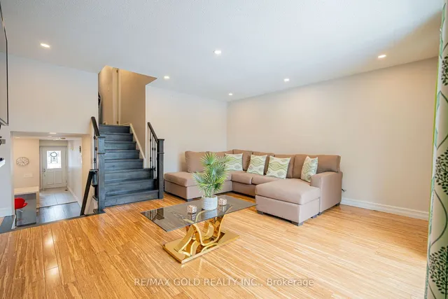 Additional image 16 of 4 Simmons Blvd