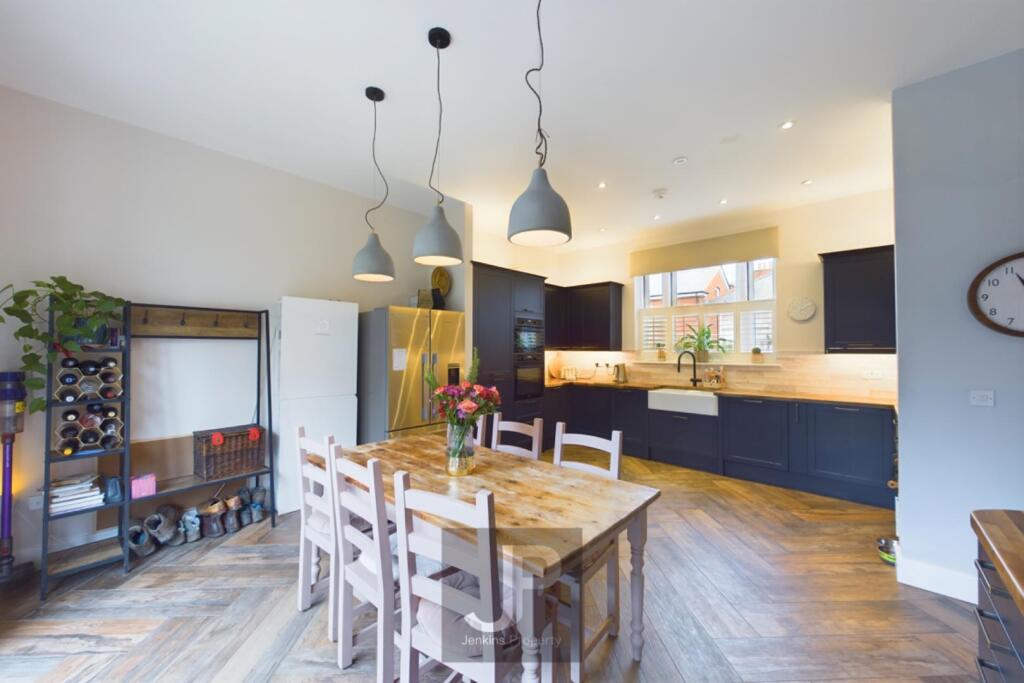 Additional image 4 of Kensington Way, Brentwood