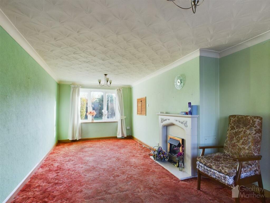 Additional image 4 of Spinning Wheel Mead, Harlow