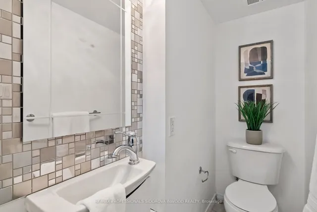 Additional image 14 of 22 Western Battery Rd Unit 106