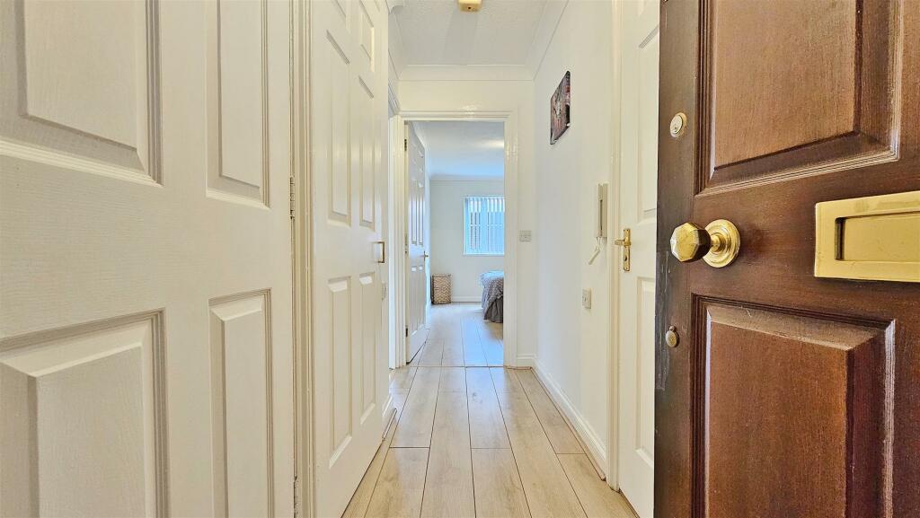 Additional image 4 of Louise Close, Walton On The Naze