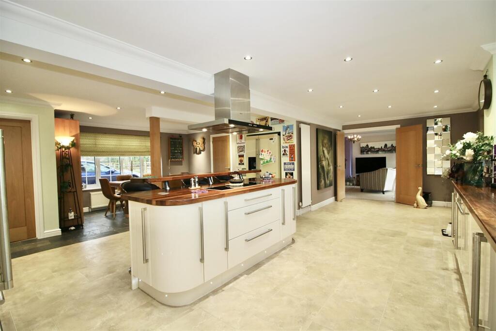 Additional image 2 of Park Lane, Ramsden Heath, Billericay