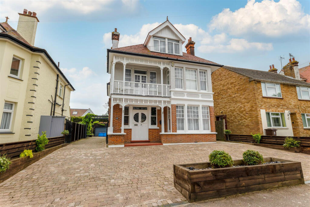 Additional image 31 of Trafalgar Road, Clacton-On-Sea, CO15 1