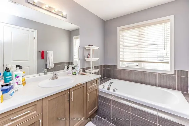 Additional image 19 of 37 Lola Cres