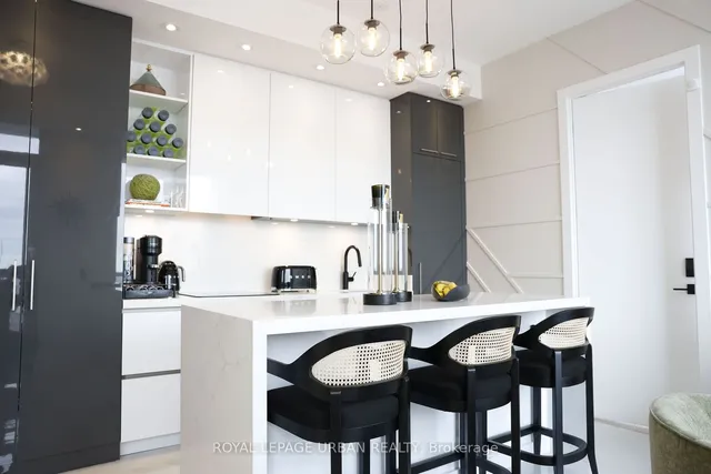 Additional image 16 of 1 Yorkville Ave Unit Lph8