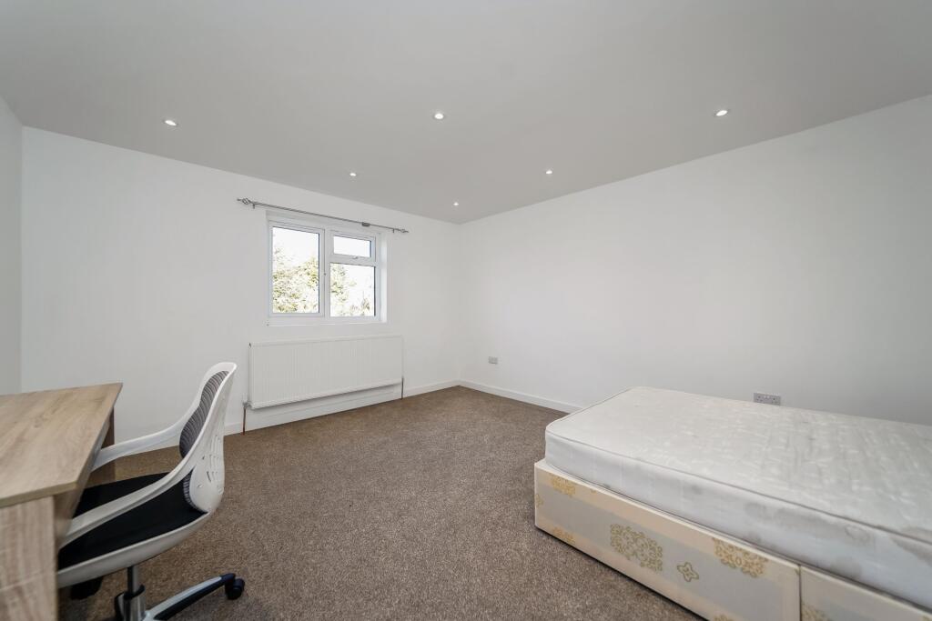 Additional image 46 of Hart Road, Harlow