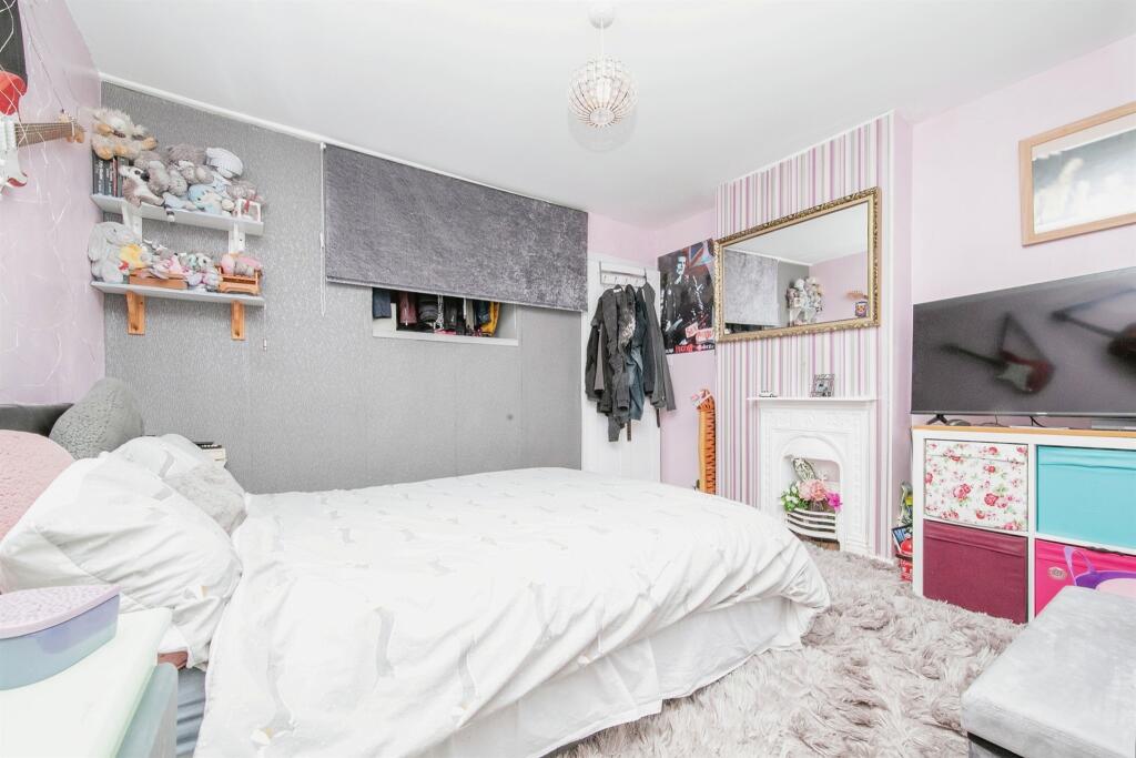 Additional image 8 of Harwich Road, Colchester