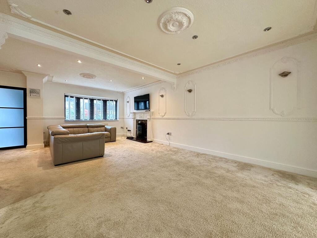 Additional image 7 of Oak Avenue, Crays Hill, CM11