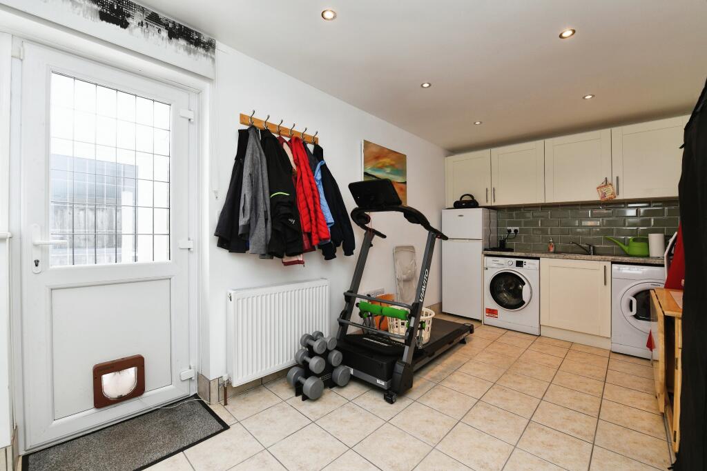 Additional image 13 of Salmonds Grove, Ingrave, Brentwood, CM13