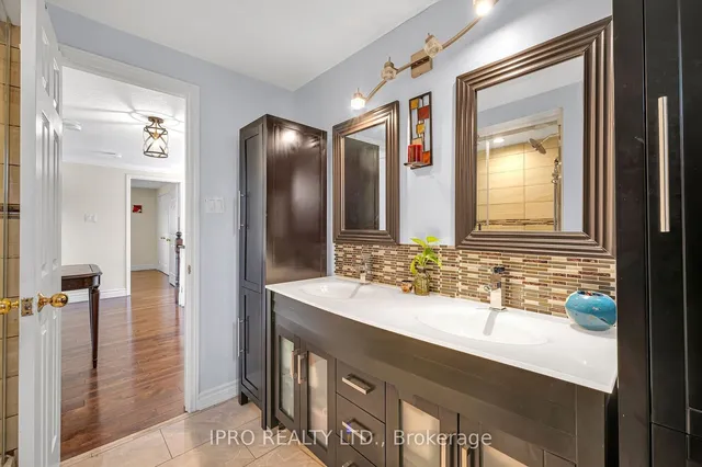 Additional image 33 of 66 Barr Cres