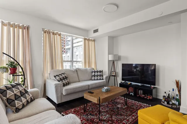 Additional image 6 of 30 Inn On The Park Dr Unit 320