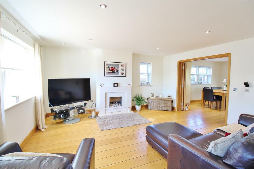 Additional image 5 of Walton Road, Frinton-On-Sea