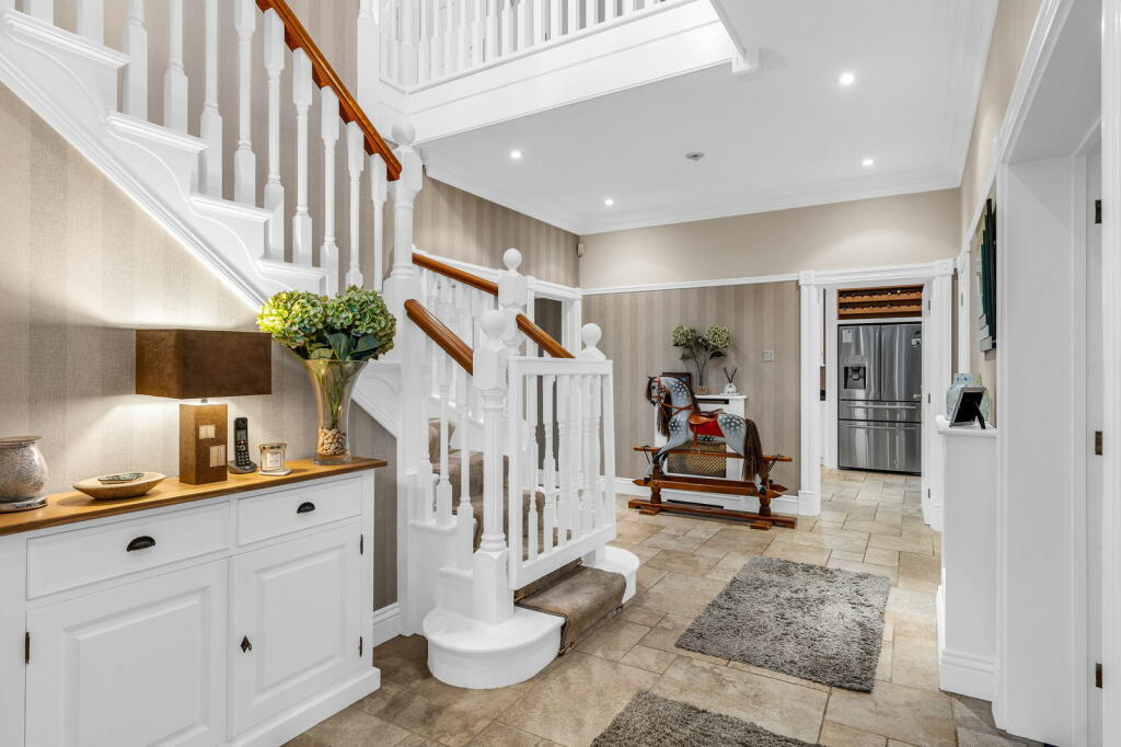 Additional image 5 of Thorndon Approach, Herongate, Brentwood, CM13 3PA