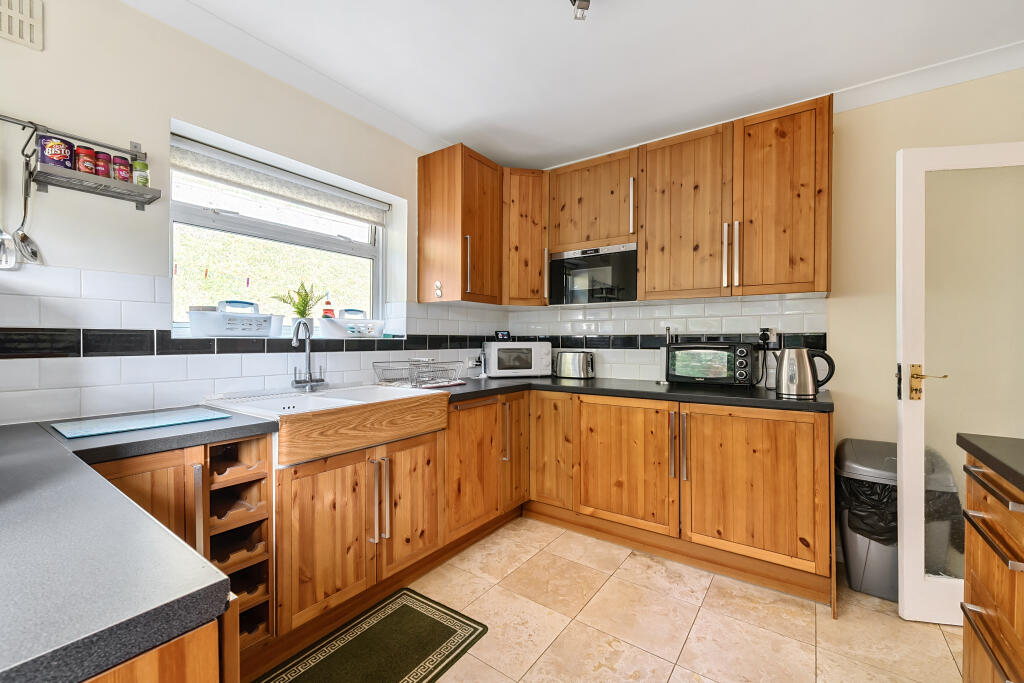Additional image 14 of Crescent Road, Caterham, CR3