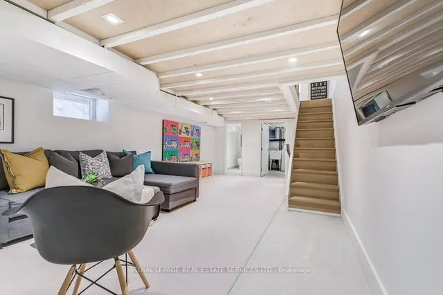 Additional image 30 of 96 Pinewood Ave