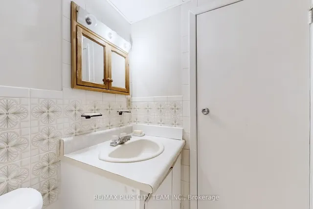 Additional image 32 of 17 Hedges Blvd