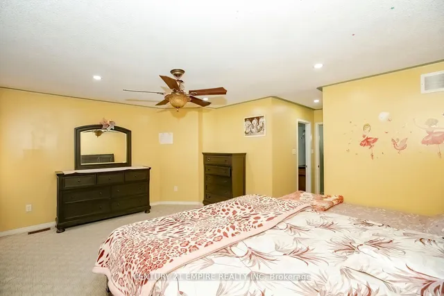 Additional image 15 of 4 Lake Louise Dr