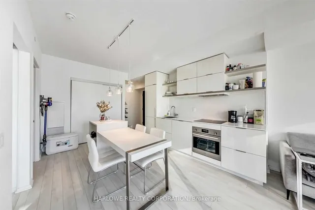 Additional image 2 of 197 Yonge St Unit 1514