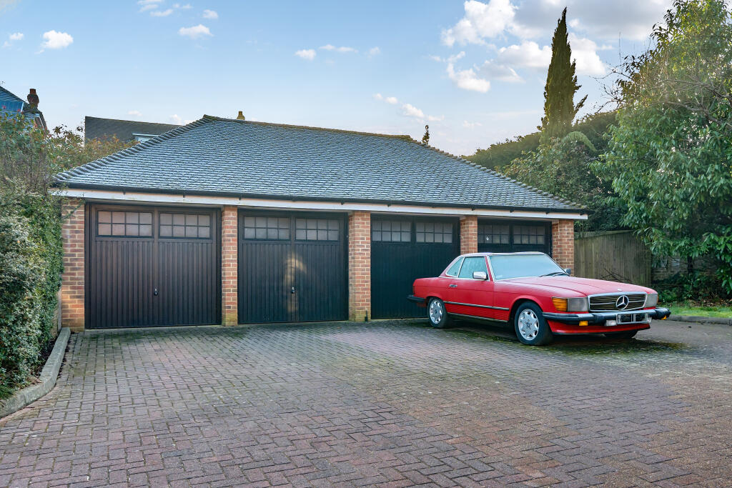 Additional image 6 of Newbery Close, Caterham, CR3