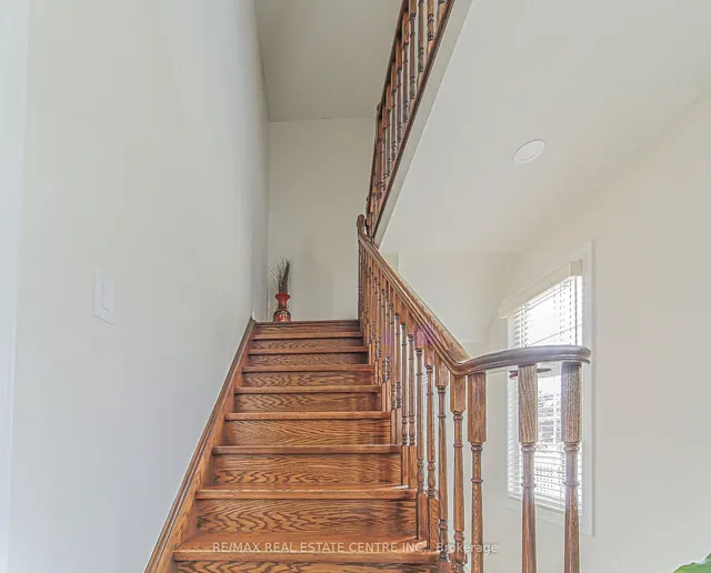 Additional image 22 of 92 Oaklea Blvd