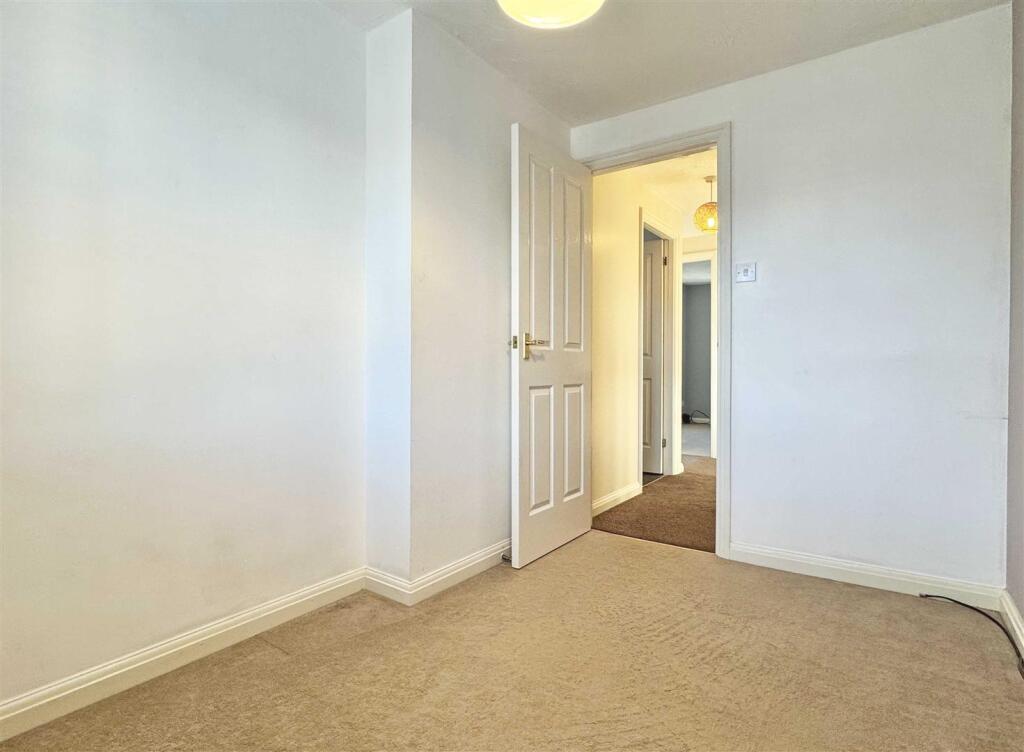 Additional image 17 of Sun Lido Square Gardens, Braintree