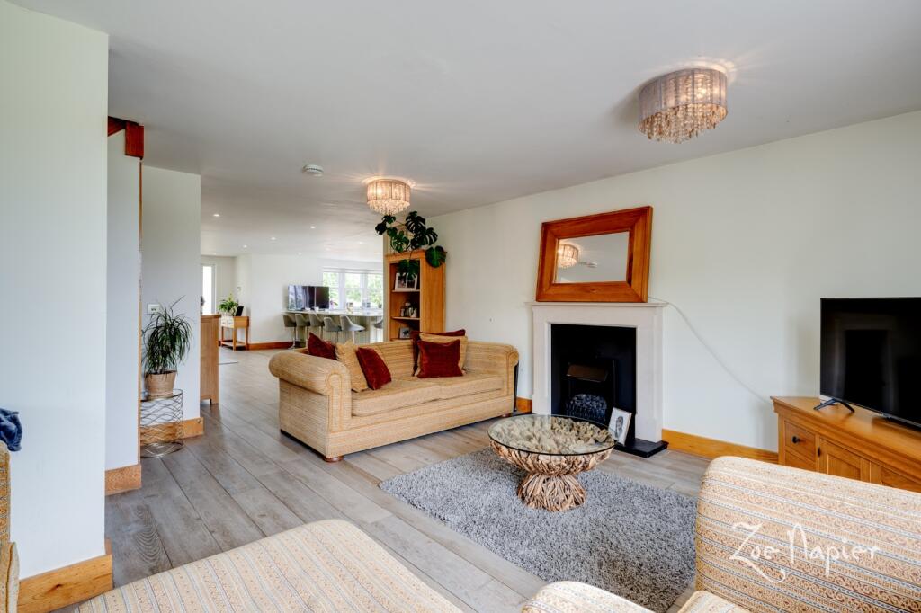 Additional image 10 of Moreton