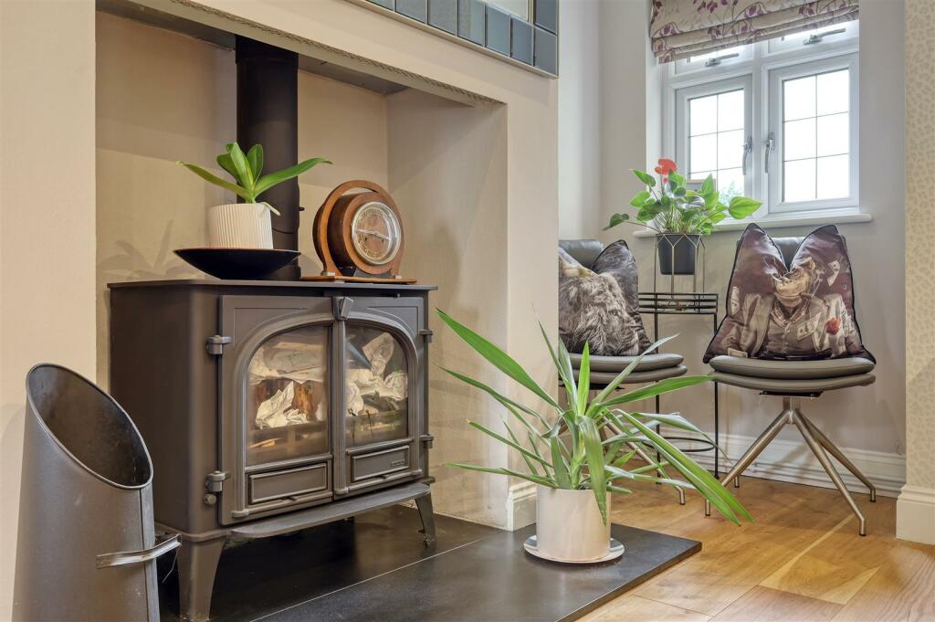 Additional image 12 of Stunning Detached Cottage:  Roydon