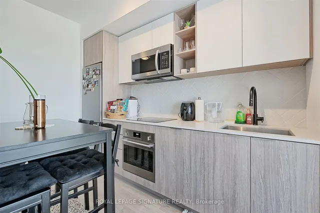 Additional image 15 of 36 Zorra St Unit 1202