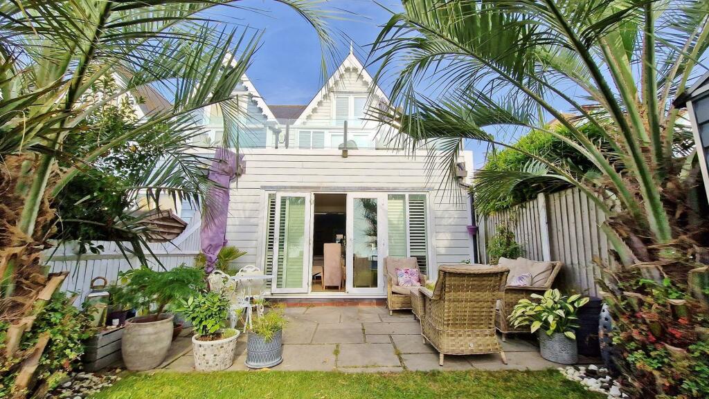 Additional image 43 of The Beach House, Green Lane, Walton On The Naze