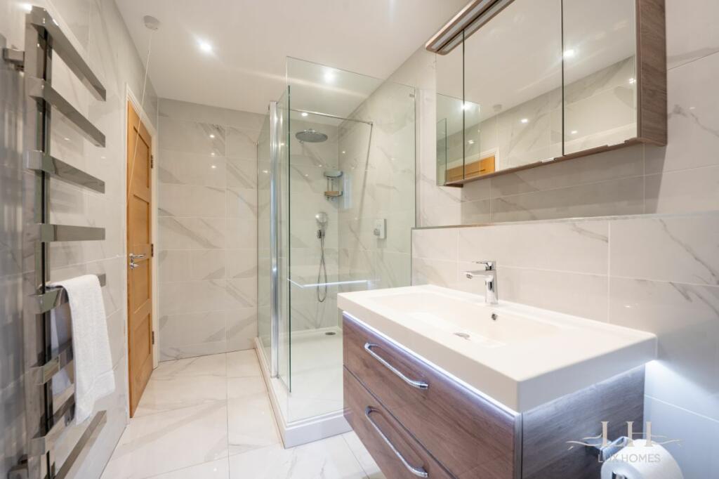 Additional image 32 of Coxtie Green Road, Brentwood