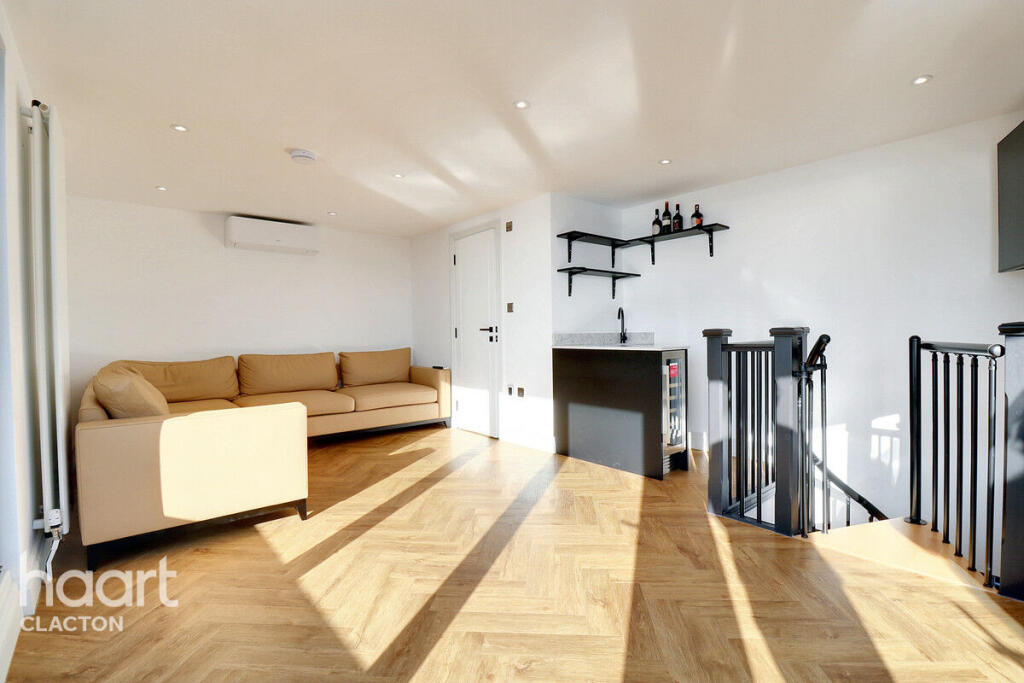 Additional image 20 of Percival Road, Walton On The Naze