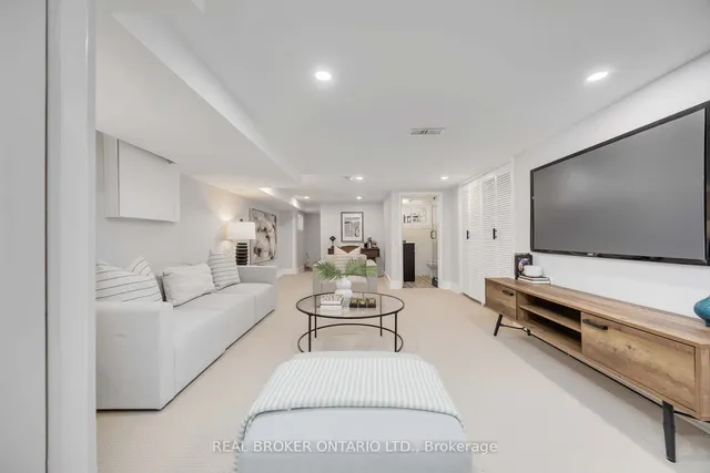 Additional image 26 of 34 Earl Haig Ave