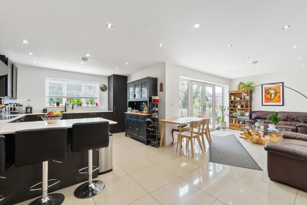 Additional image 4 of St. Johns Crescent, Stansted, CM24